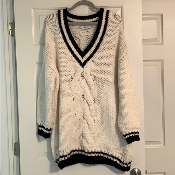 Zara Sweaters - Oversized Zara sweater